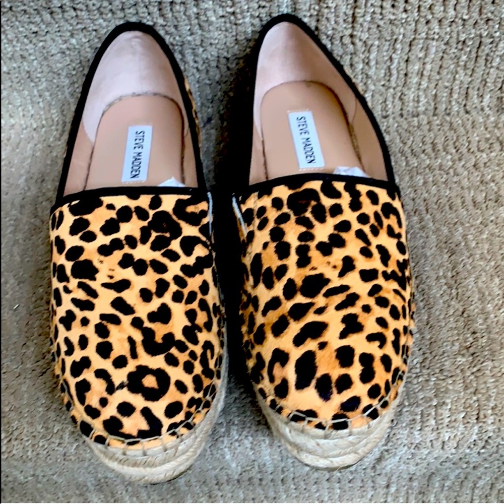 Steve Madden women shoe.